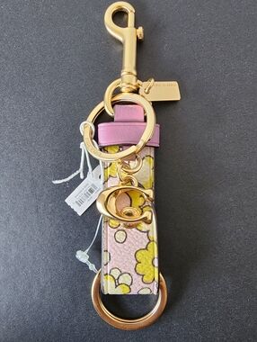 ✨️NWT✨️ Coach Floral Keychain Bag Charm FOB, Gold Hardware, 2025